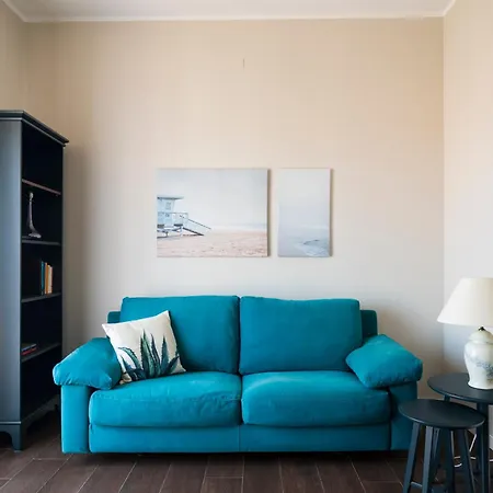 公寓 10' From The Sea, Elegant Penthouse With Terrace