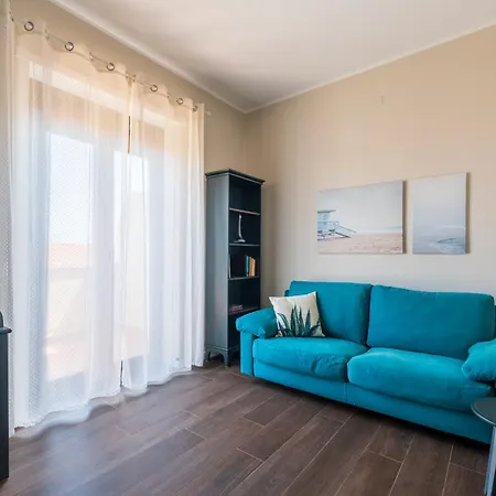 10' From The Sea, Elegant Penthouse With Terrace 卡利亚里