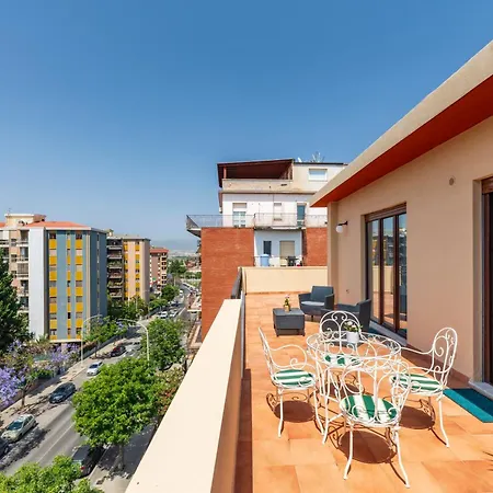 10' From The Sea, Elegant Penthouse With Terrace * 卡利亚里