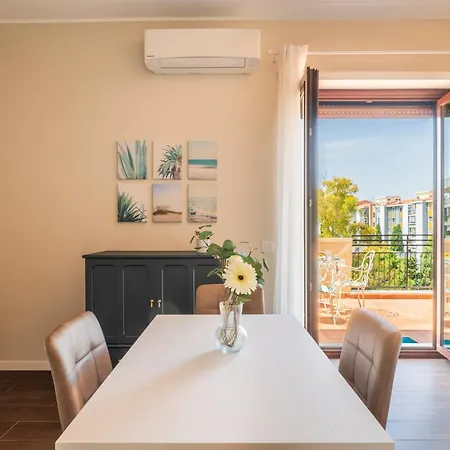 公寓 10' From The Sea, Elegant Penthouse With Terrace *