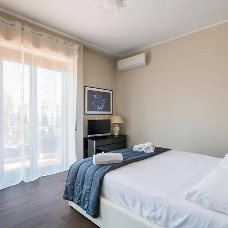 10' From The Sea, Elegant Penthouse With Terrace