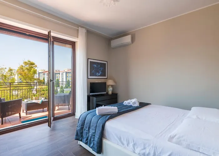 10' From The Sea, Elegant Penthouse With Terrace Apartamento