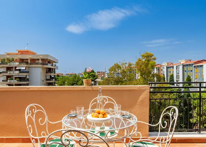 10' From The Sea, Elegant Penthouse With Terrace *