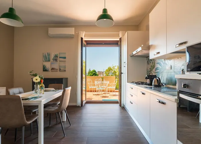 10' From The Sea, Elegant Penthouse With Terrace *