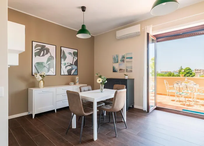 Apartamento 10' From The Sea, Elegant Penthouse With Terrace *
