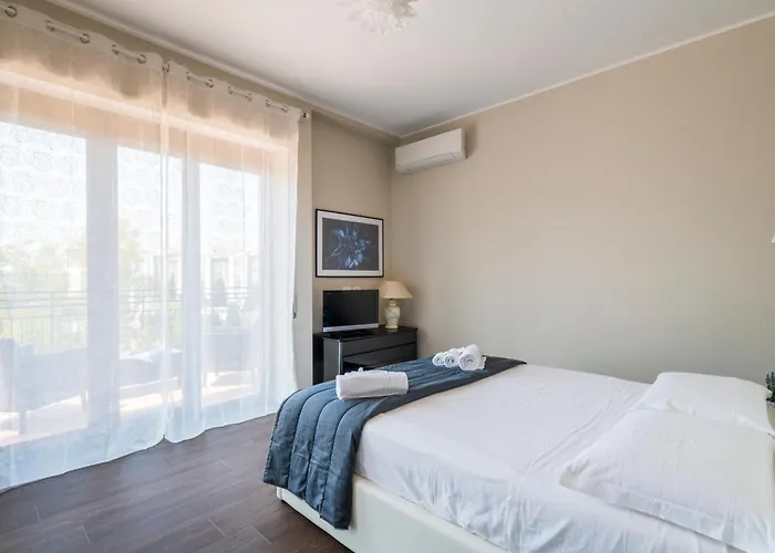 10' From The Sea, Elegant Penthouse With Terrace